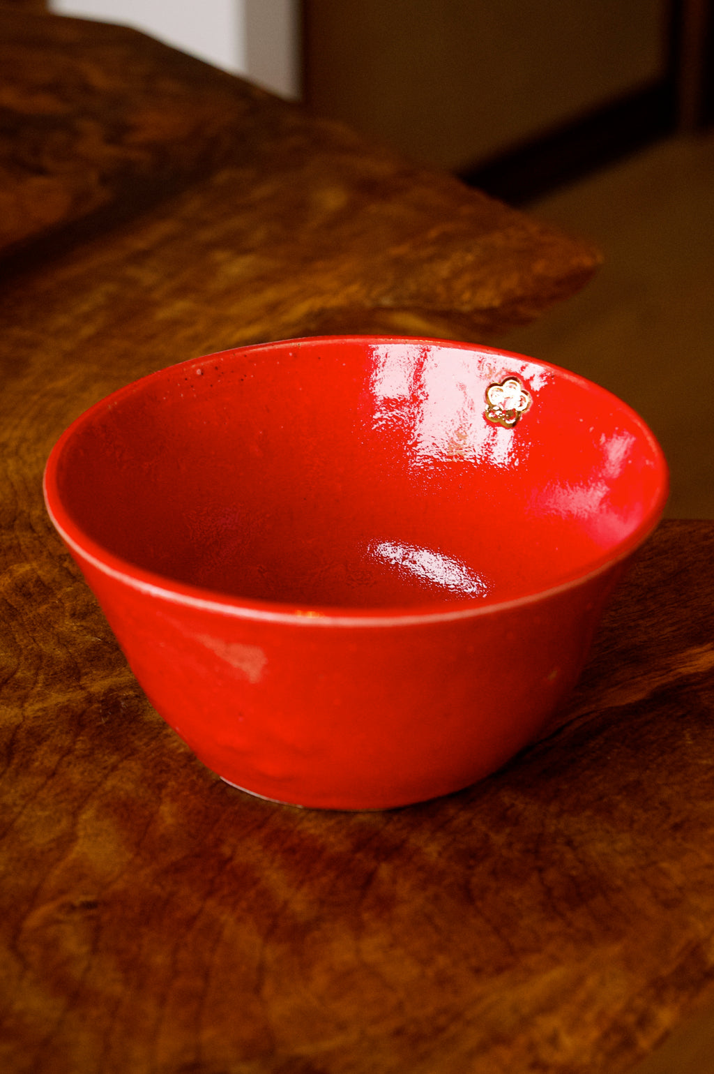Bol rouge fleur en or 1 (PETITS DÉFAUTS)